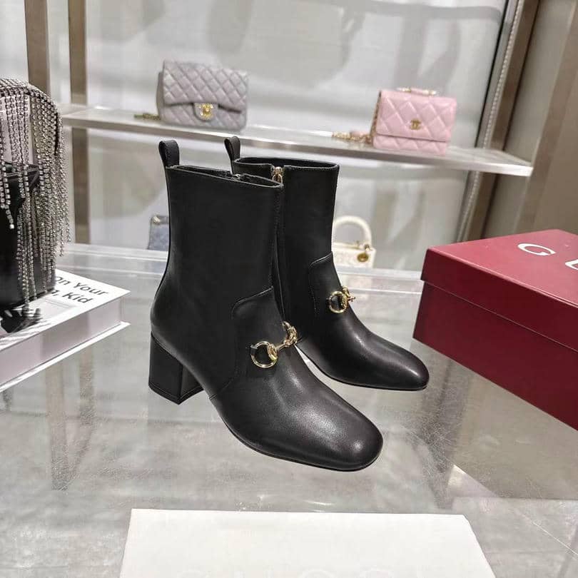 0039 Boots